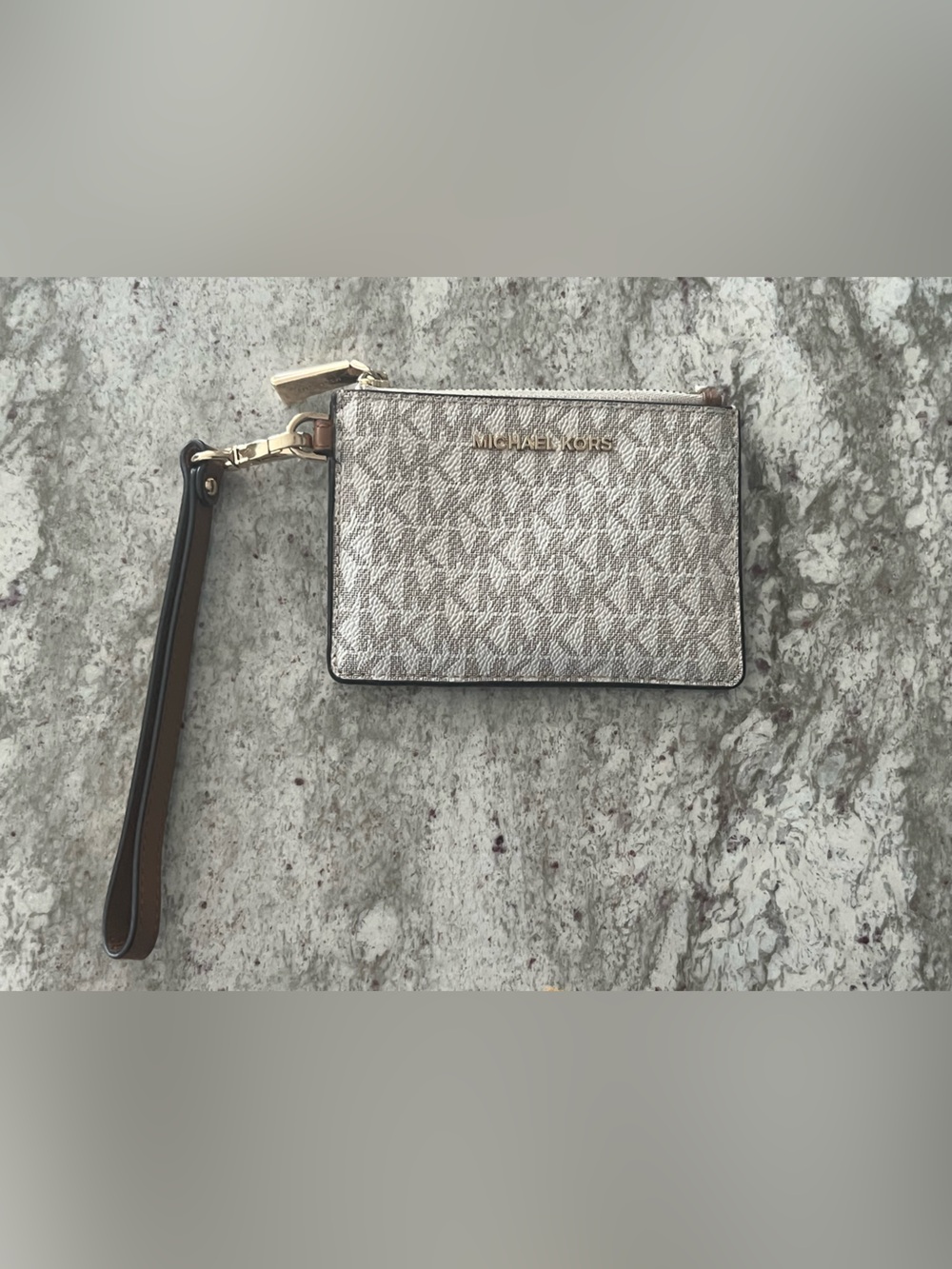 Michael Kors Metallic Silver Signature Wristlet Card Holder